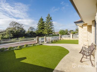 54 Mulgrave Loop, Mindarie WA 6030