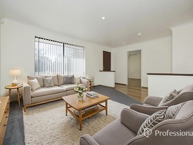 54 Mulgrave Loop, Mindarie WA 6030
