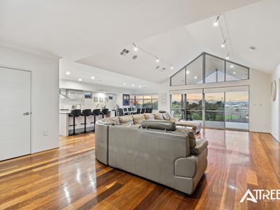 49 Cromarty Gardens, Canning Vale WA 6155