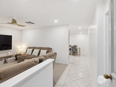 17 Springbrook Avenue, Ellenbrook WA 6069
