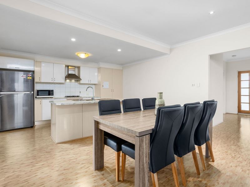 21B Wedgetail Crescent, Success WA 6164