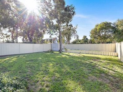 15H Calvert Way, Girrawheen WA 6064