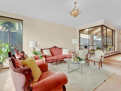 13 Bowman Court, Kardinya WA 6163