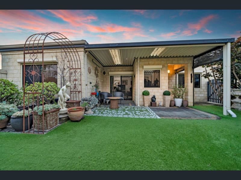 1/1 Monterey Court, Nollamara WA 6061