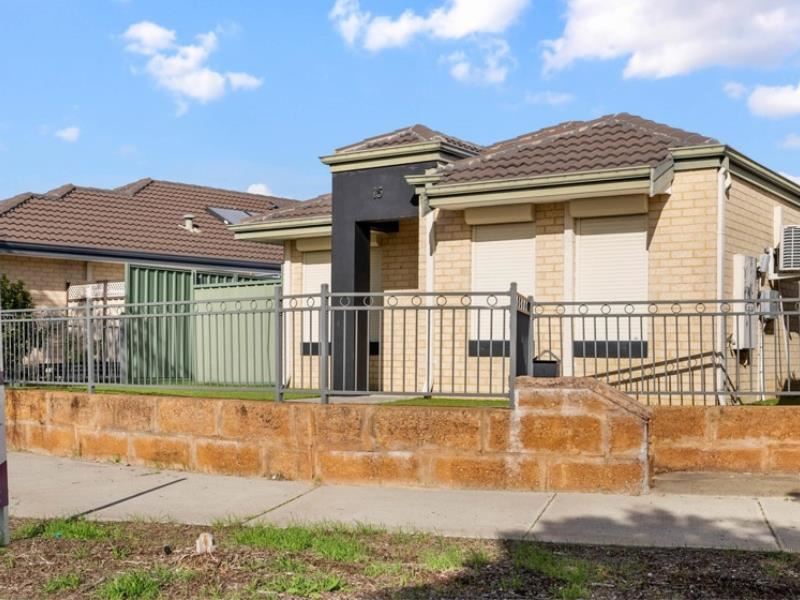 15 Milagro Fairway, Seville Grove WA 6112