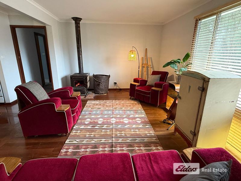 31 Wilson Street, Little Grove WA 6330