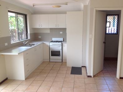47 Ravenscroft Way, Kelmscott WA 6111