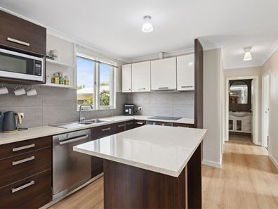 11 Barlow Court, Lockridge WA 6054