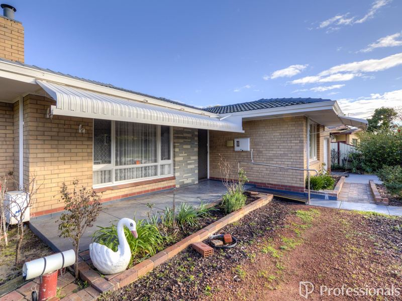 11 Badbury Road, Armadale