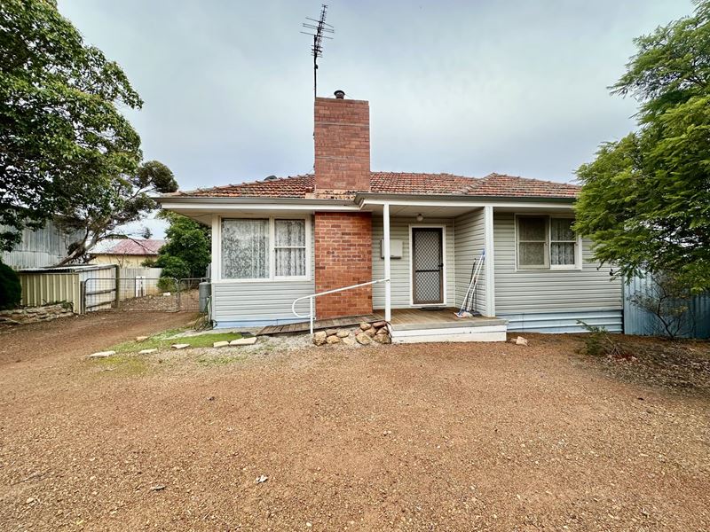 32 Bennett Street, Dumbleyung WA 6350