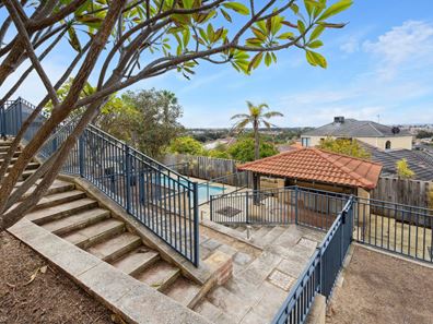 17 Battye Road, Kardinya WA 6163