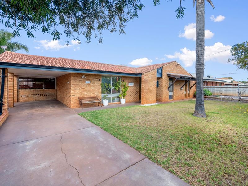 167 Campbell Street, West Lamington WA 6430