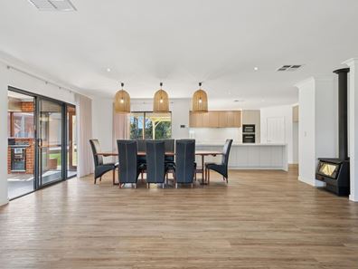 8 Kilfoyle Rise, Bedfordale WA 6112
