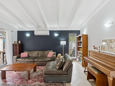 2 Gamage Way, Lockridge WA 6054