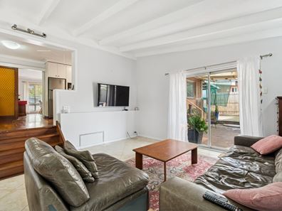 2 Gamage Way, Lockridge WA 6054