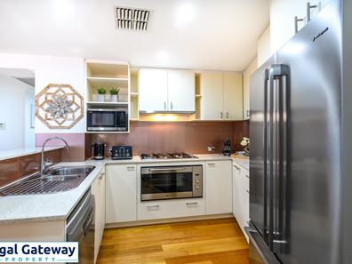 1/42 Spinnaker Quays, Mandurah WA 6210