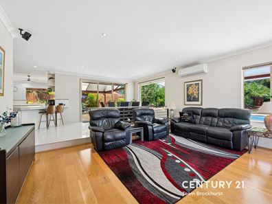 12 Bluebell Court, Thornlie WA 6108