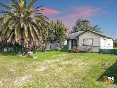 12 Teeluk Road, Carey Park WA 6230