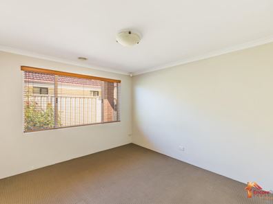 12 Carpentaria Drive, Port Kennedy WA 6172
