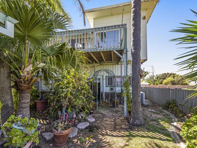 1/9 Peter Street, Halls Head WA 6210