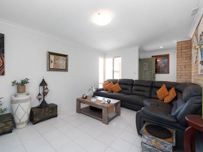 2/10 Linley Road, Wannanup WA 6210