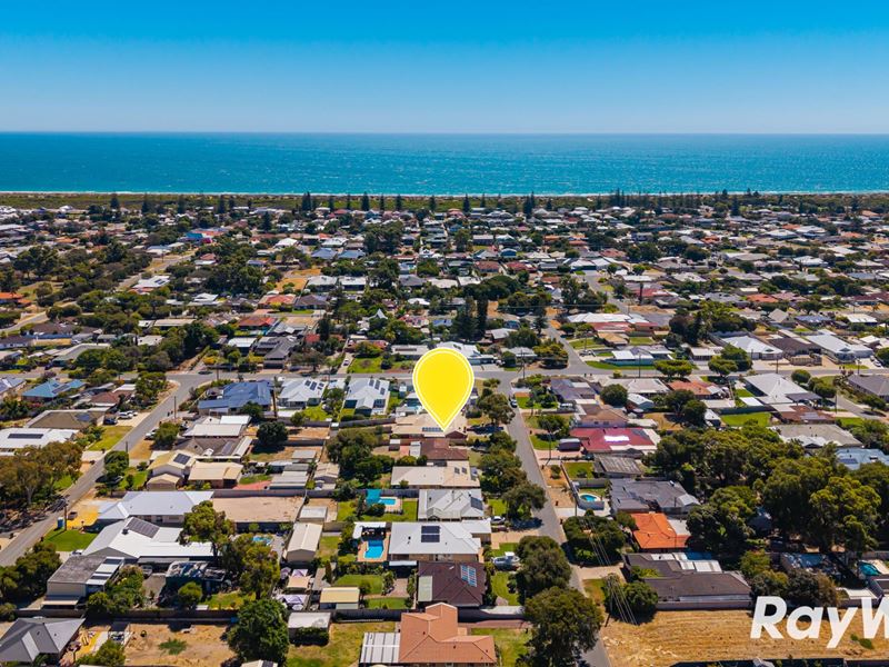 6 Boolardy Road, Golden Bay WA 6174
