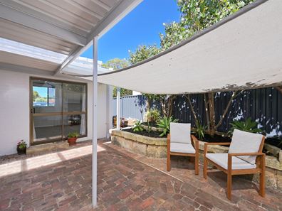 1/54 Saunders Street, Como WA 6152