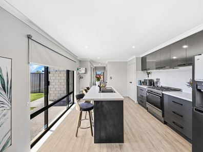 120 The Boulevard, Australind WA 6233