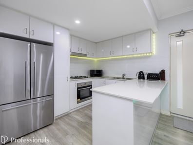 2/4 Mellar Court, Midland WA 6056