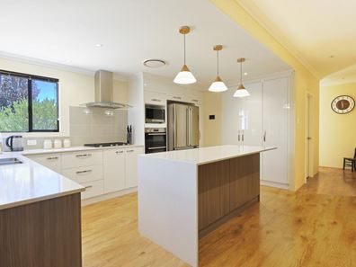 4 Bayou Court, Geographe WA 6280