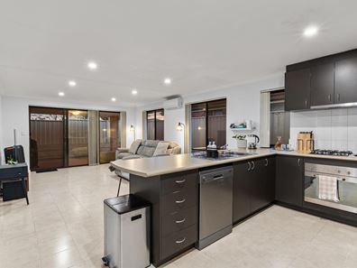 18/39 Barfield Road, Hammond Park WA 6164