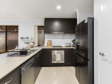 18/39 Barfield Road, Hammond Park WA 6164