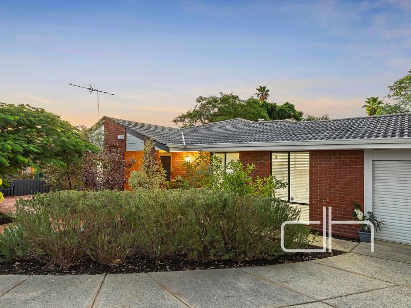 47 Wedgewood Drive, Edgewater