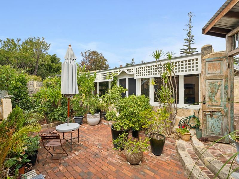 34A Samson Street, White Gum Valley WA 6162