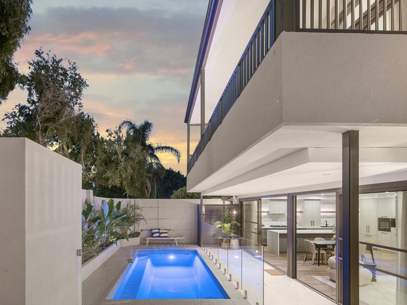 2/34 Freshwater Parade, Claremont WA 6010