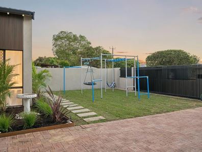 212 Flamborough Street, Doubleview WA 6018