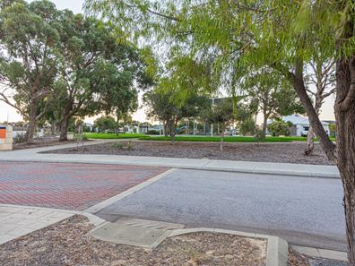 2 Larkhall Way, Butler WA 6036