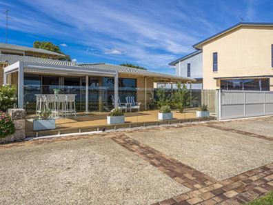 2/4 Soldiers Cove Terrace, Dudley Park WA 6210