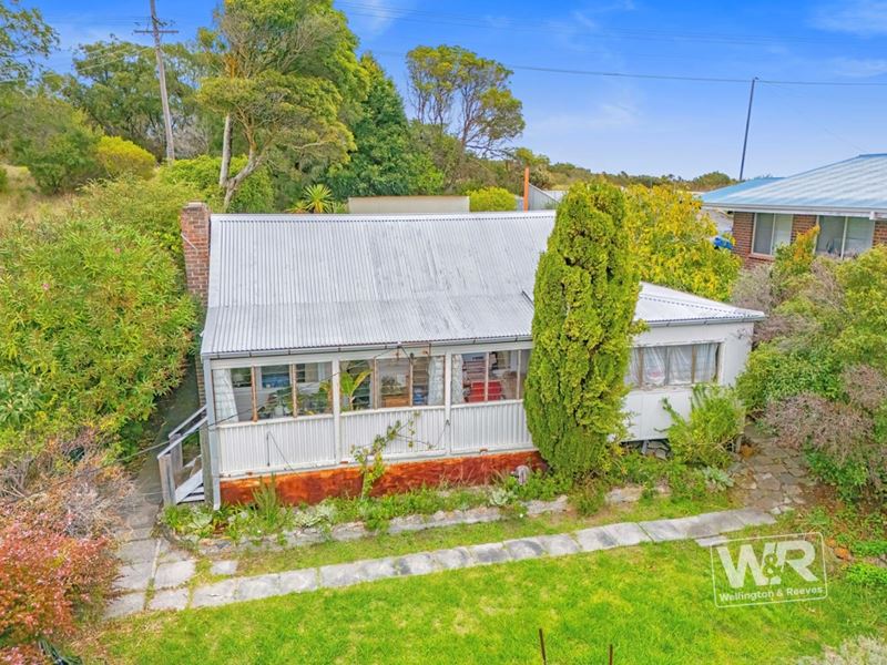 1 Angus Street, Mount Melville WA 6330