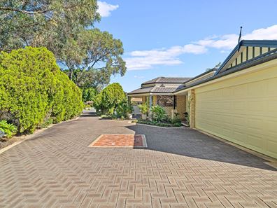17 Dalewood Gardens, Meadow Springs WA 6210