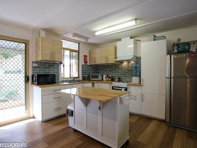 11 Johns Street, Sinclair WA 6450