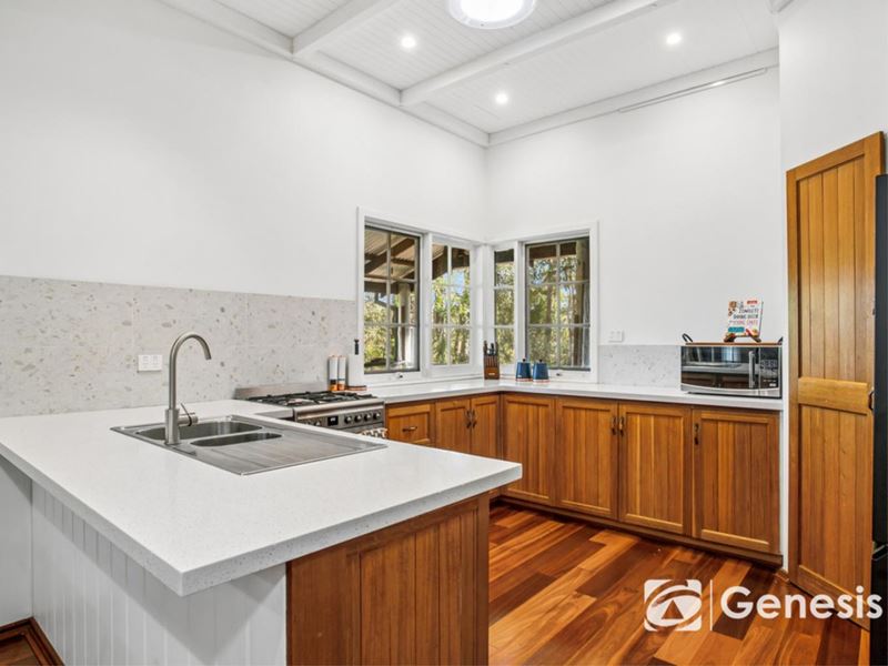 25 Benowa Drive, Glen Forrest WA 6071