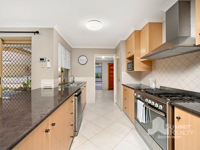 27 Crampton Avenue, Eaton WA 6232