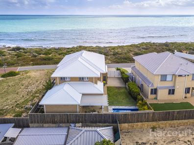 11 Lorea Loop, Halls Head WA 6210
