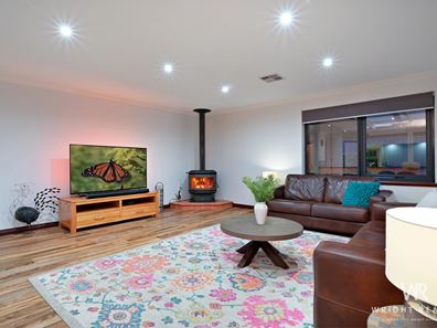 15 Claybush Court, Woodvale WA 6026