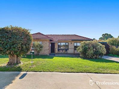 19 Berehaven Avenue, Thornlie WA 6108