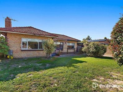 19 Berehaven Avenue, Thornlie WA 6108