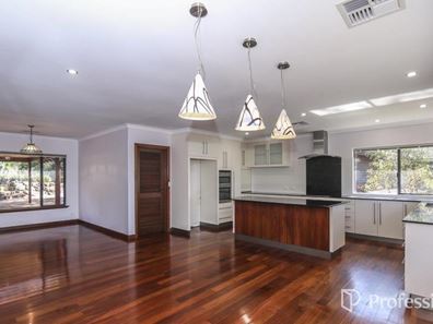 38 Valley Road, Kalamunda WA 6076