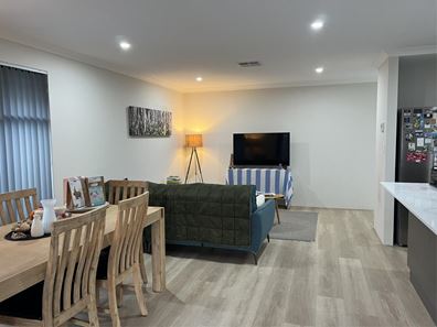 33 Alverstone Boulevard, Lakelands WA 6180
