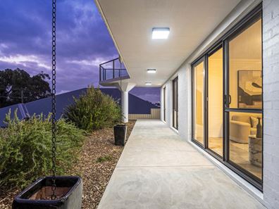 6 Yanrey Street, Golden Bay WA 6174